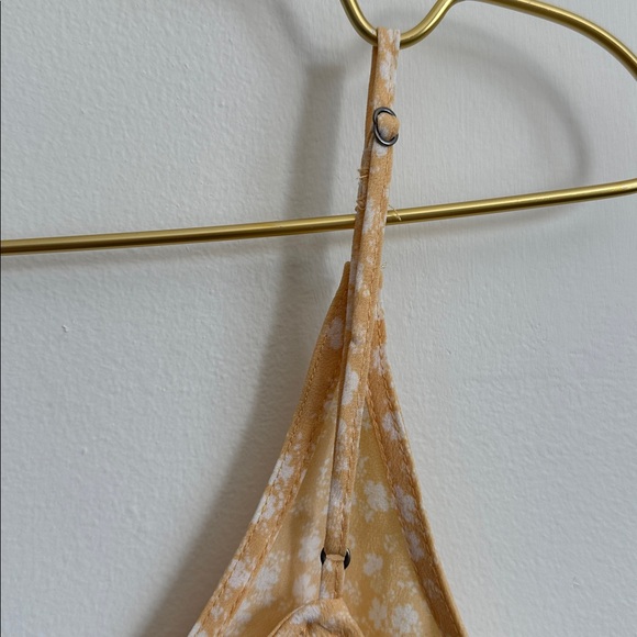 Abercrombie & Fitch Cami SIZE M - Picture 9 of 9